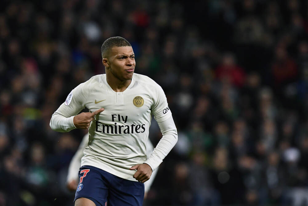 埃梅里执教维拉119场英超联赛，球队第2次在上半场未能完成射门